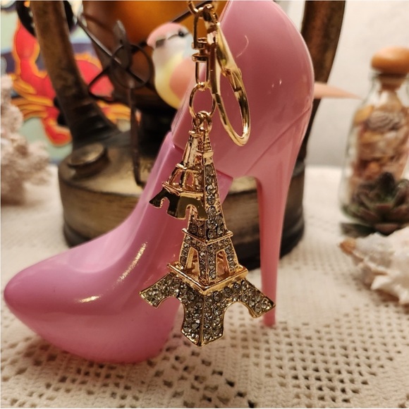 Handbags - NWT Large Eiffel Tower With Mini Eiffel Tower Rhinestone Purse Charm/Keychain